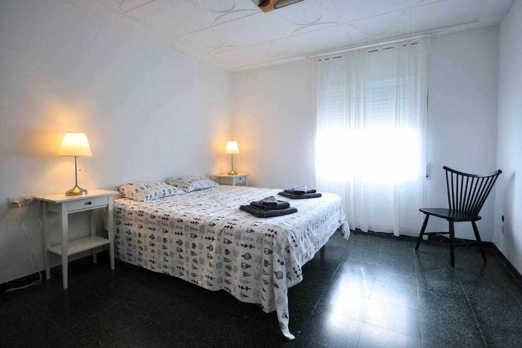Apartamento con increíbles vistas y terraza en la azotea Girona Exterior foto