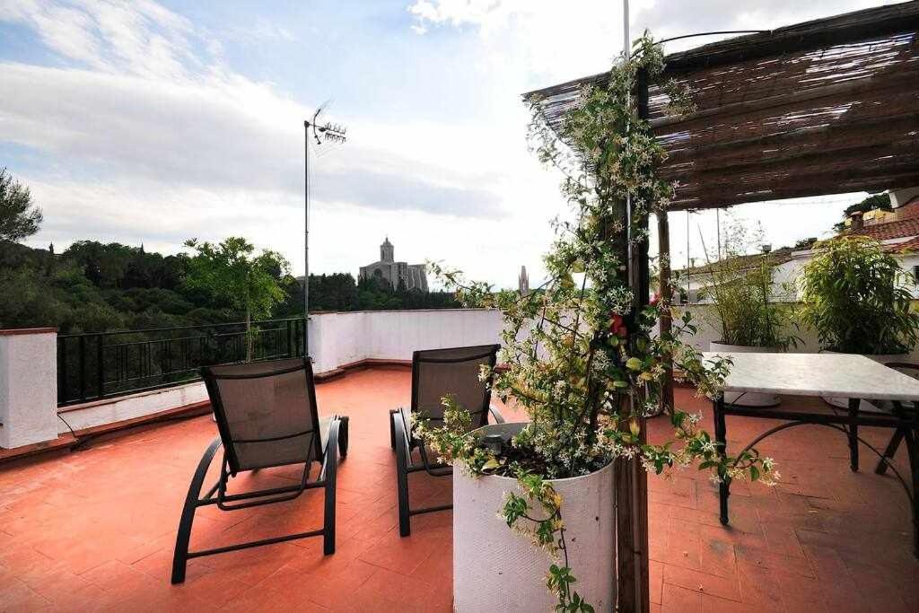 Apartamento con increíbles vistas y terraza en la azotea Girona Exterior foto