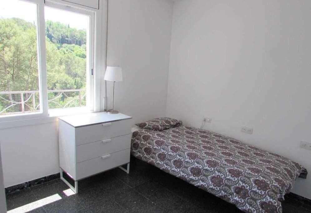 Apartamento con increíbles vistas y terraza en la azotea Girona Exterior foto