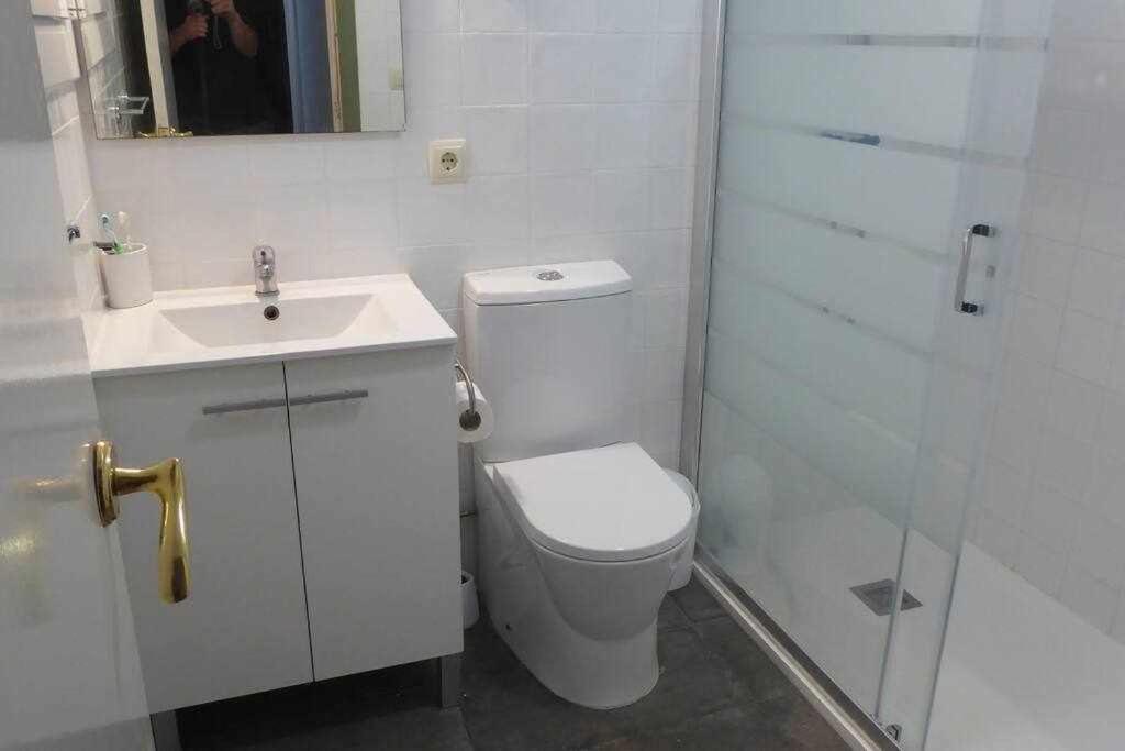 Apartamento con increíbles vistas y terraza en la azotea Girona Exterior foto
