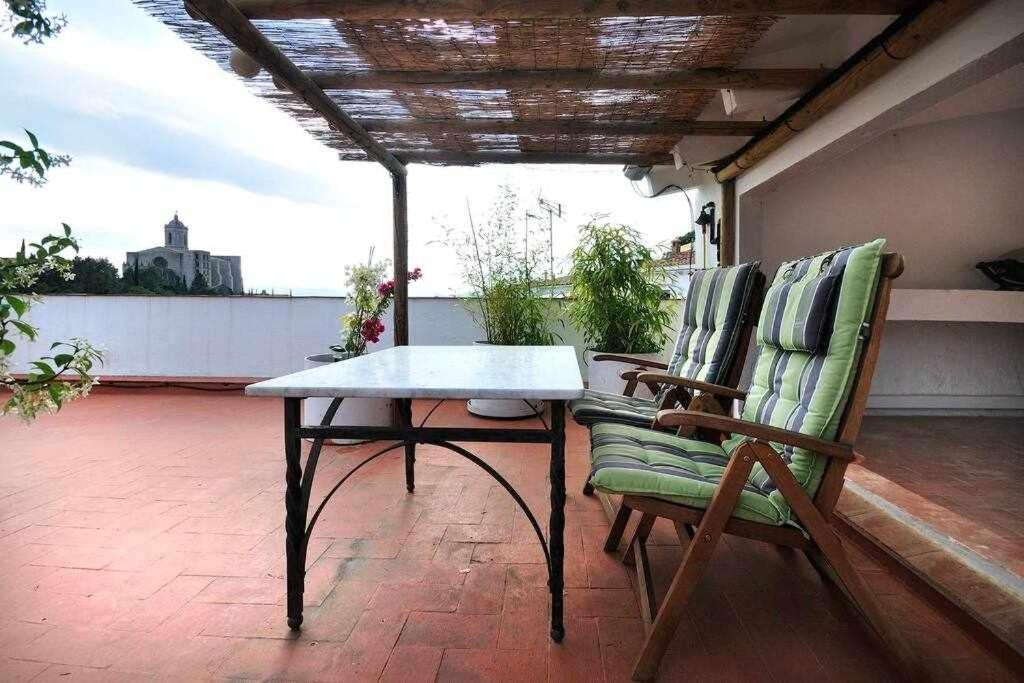 Apartamento con increíbles vistas y terraza en la azotea Girona Exterior foto