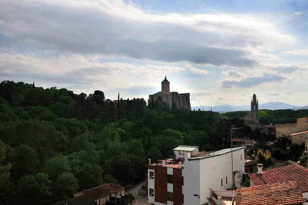 Apartamento con increíbles vistas y terraza en la azotea Girona Exterior foto